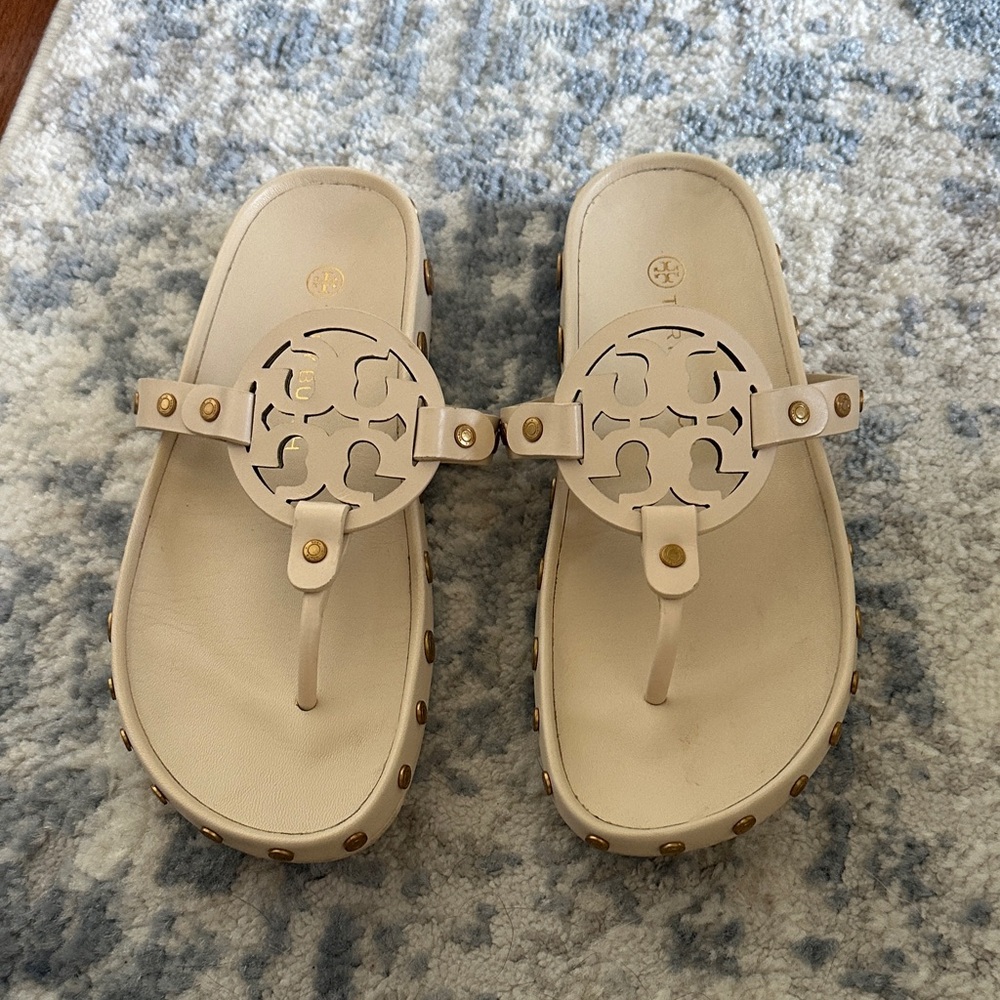 Tory Burch Cream Leather Sandals with Gold Accents